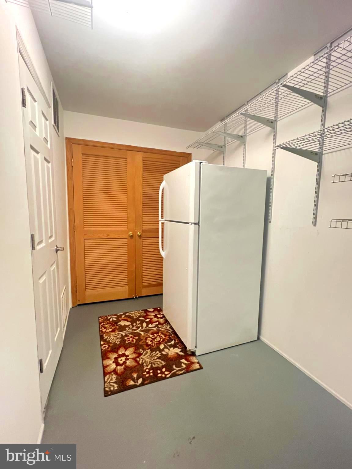 KINGSVIEW VILLAGE - Residential Lease