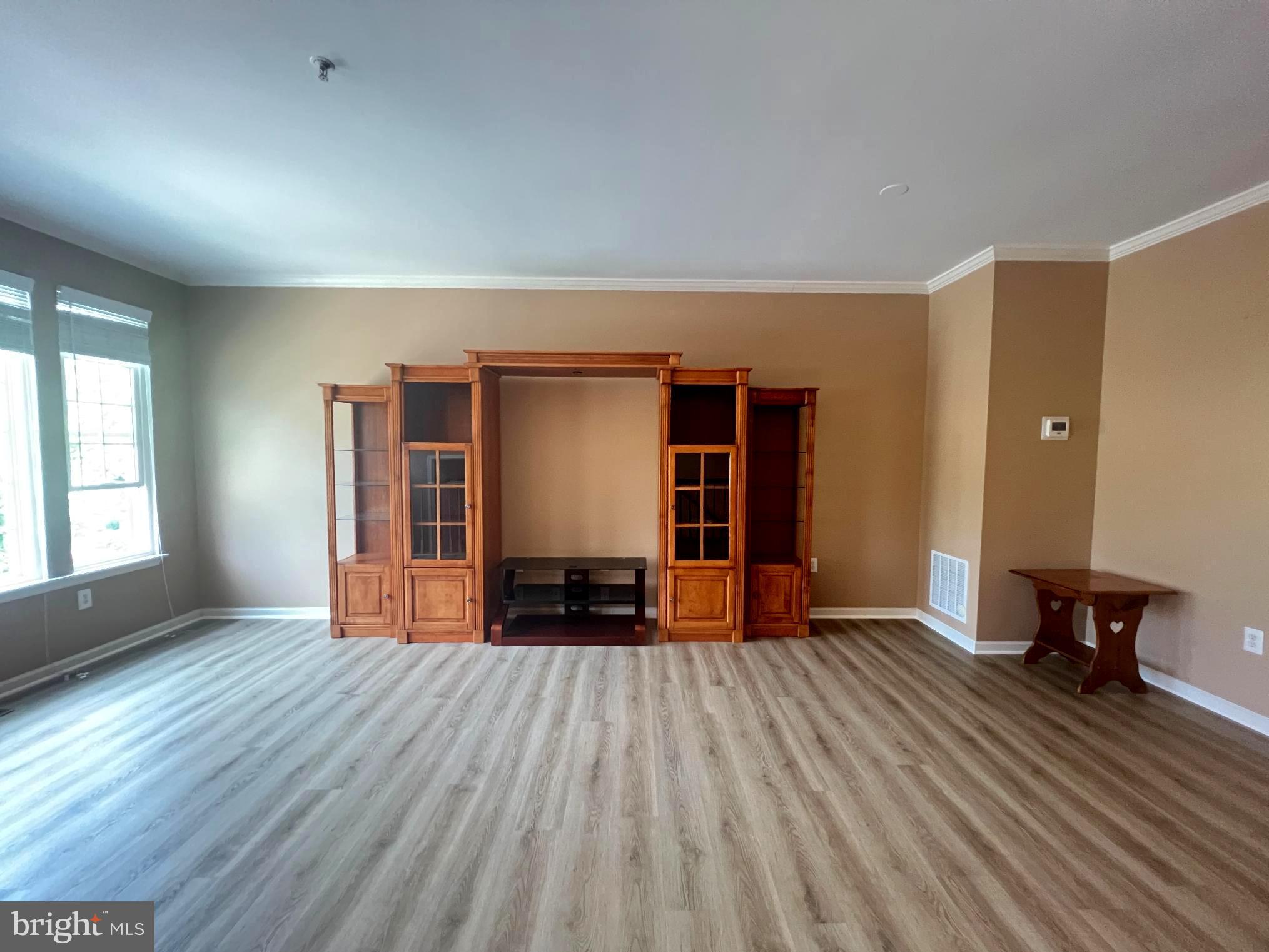 KINGSVIEW VILLAGE - Residential Lease