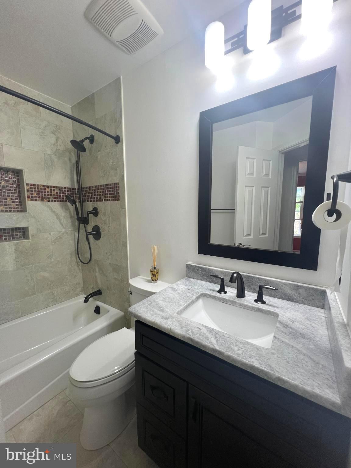 KINGSVIEW VILLAGE - Residential Lease