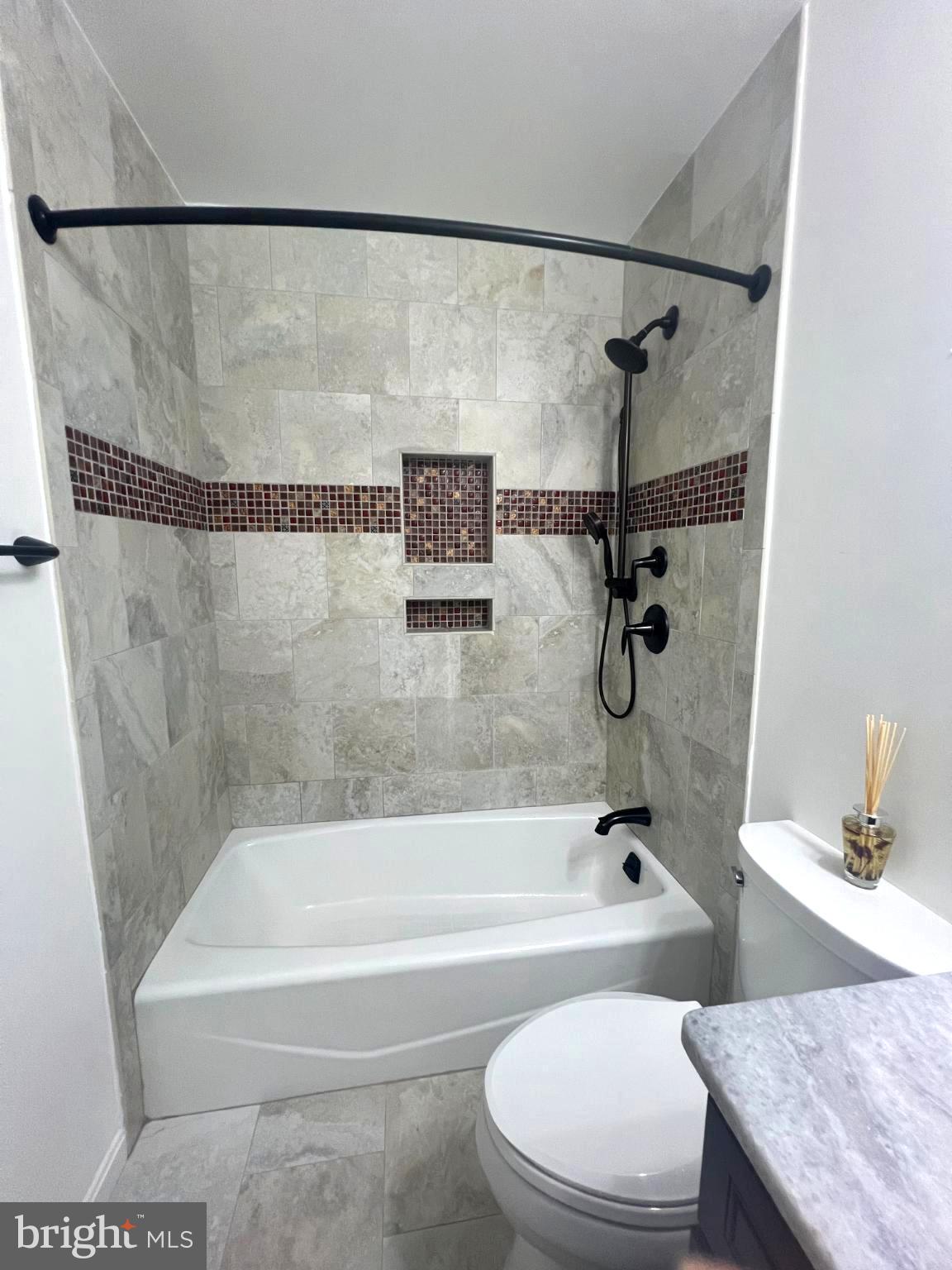 KINGSVIEW VILLAGE - Residential Lease