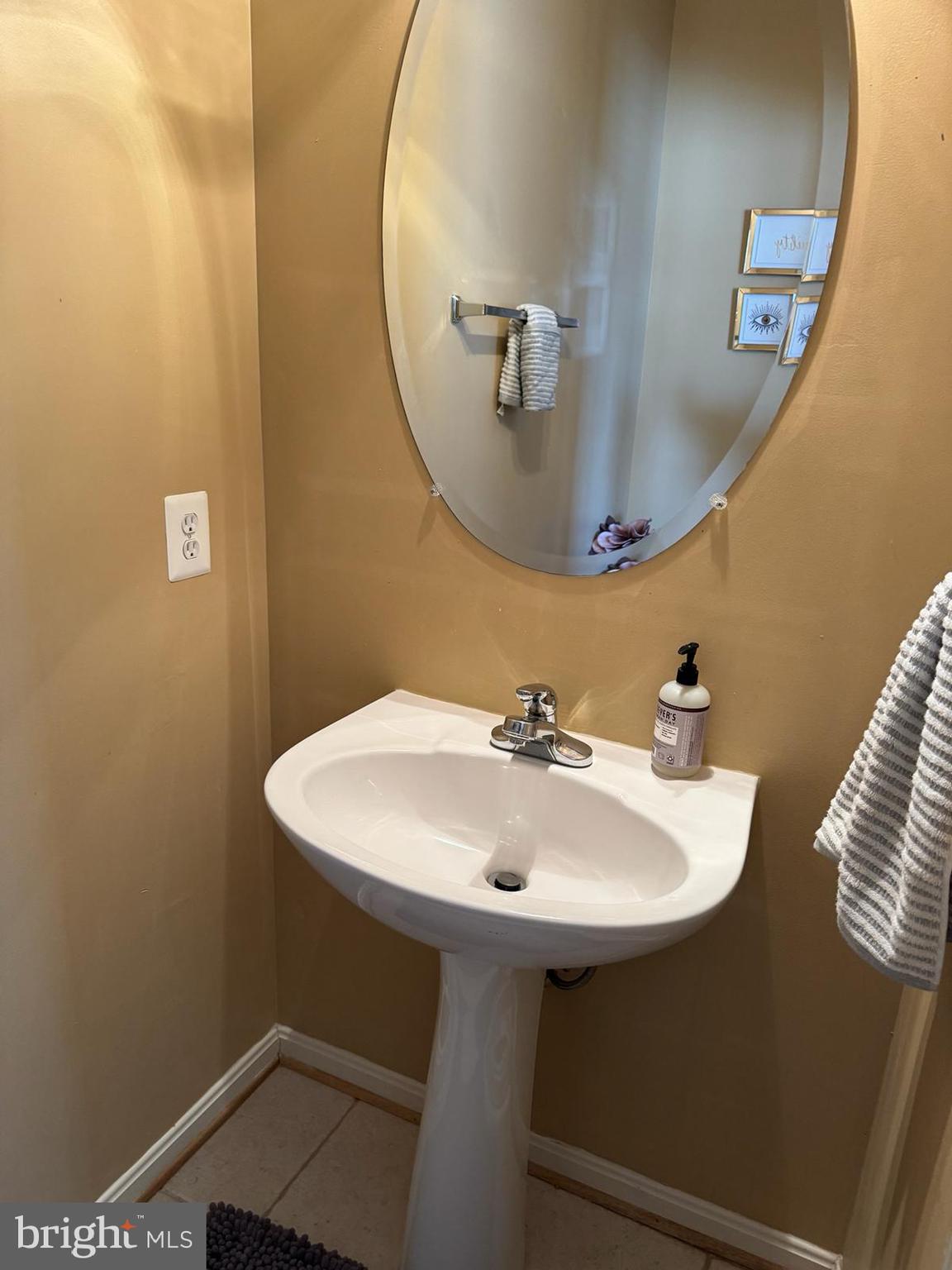 ASHBROOK VILLAGE - Residential Lease