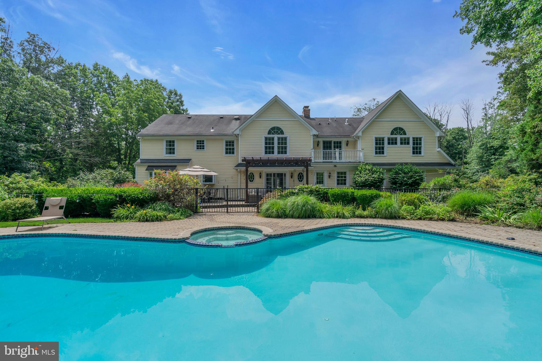 60 DOGWOOD LANE