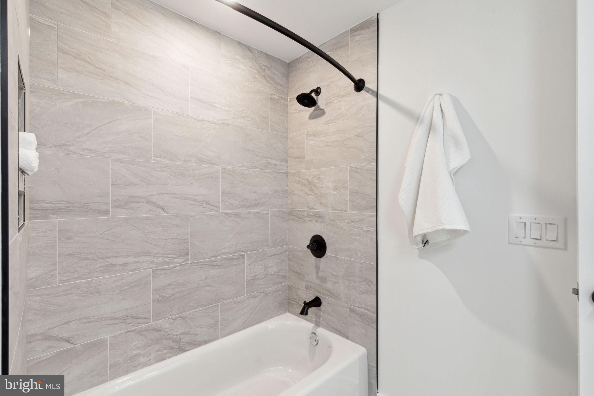 EAST KENSINGTON - Residential Lease