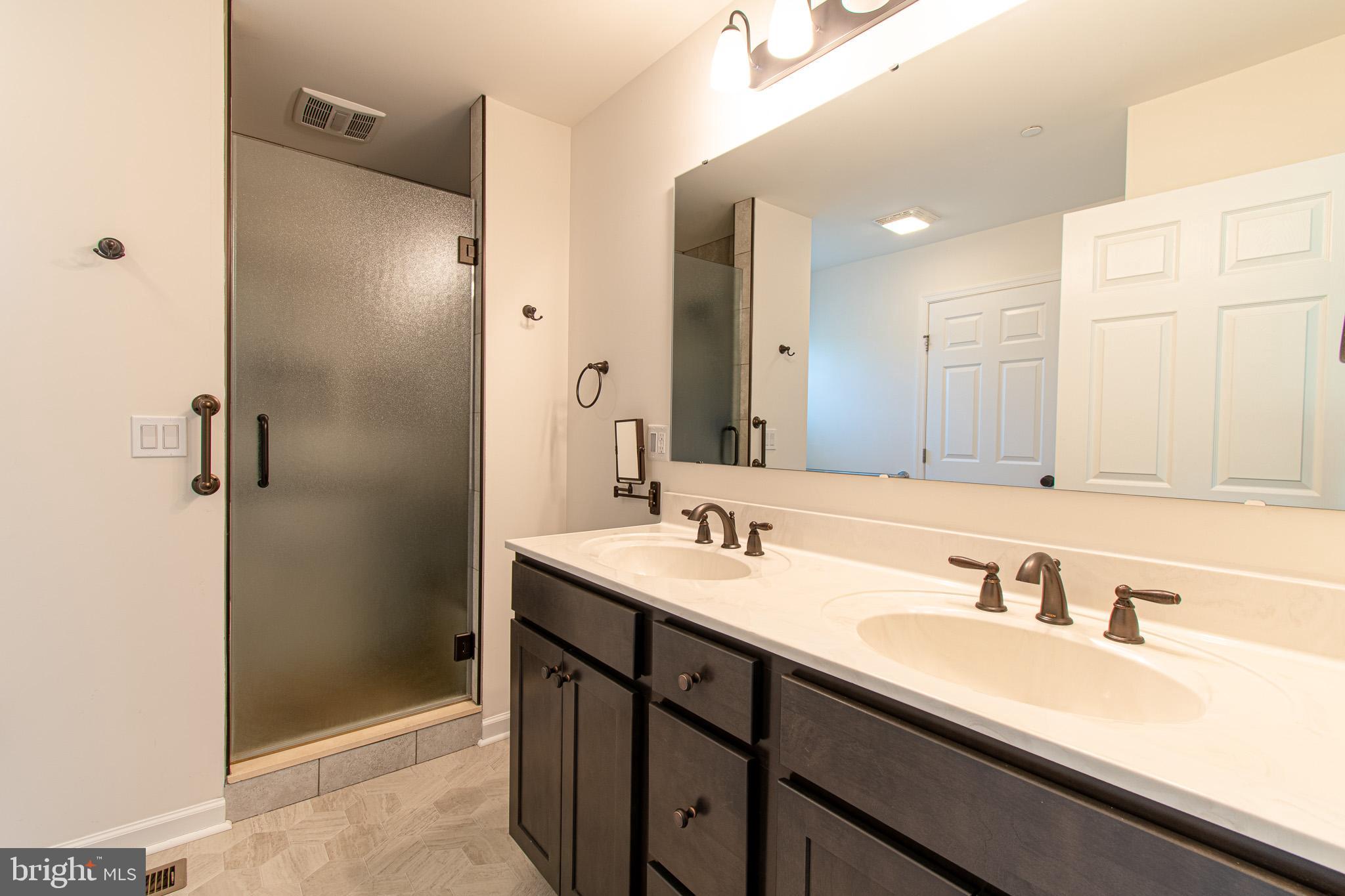 SHERWOOD LANDING - Residential