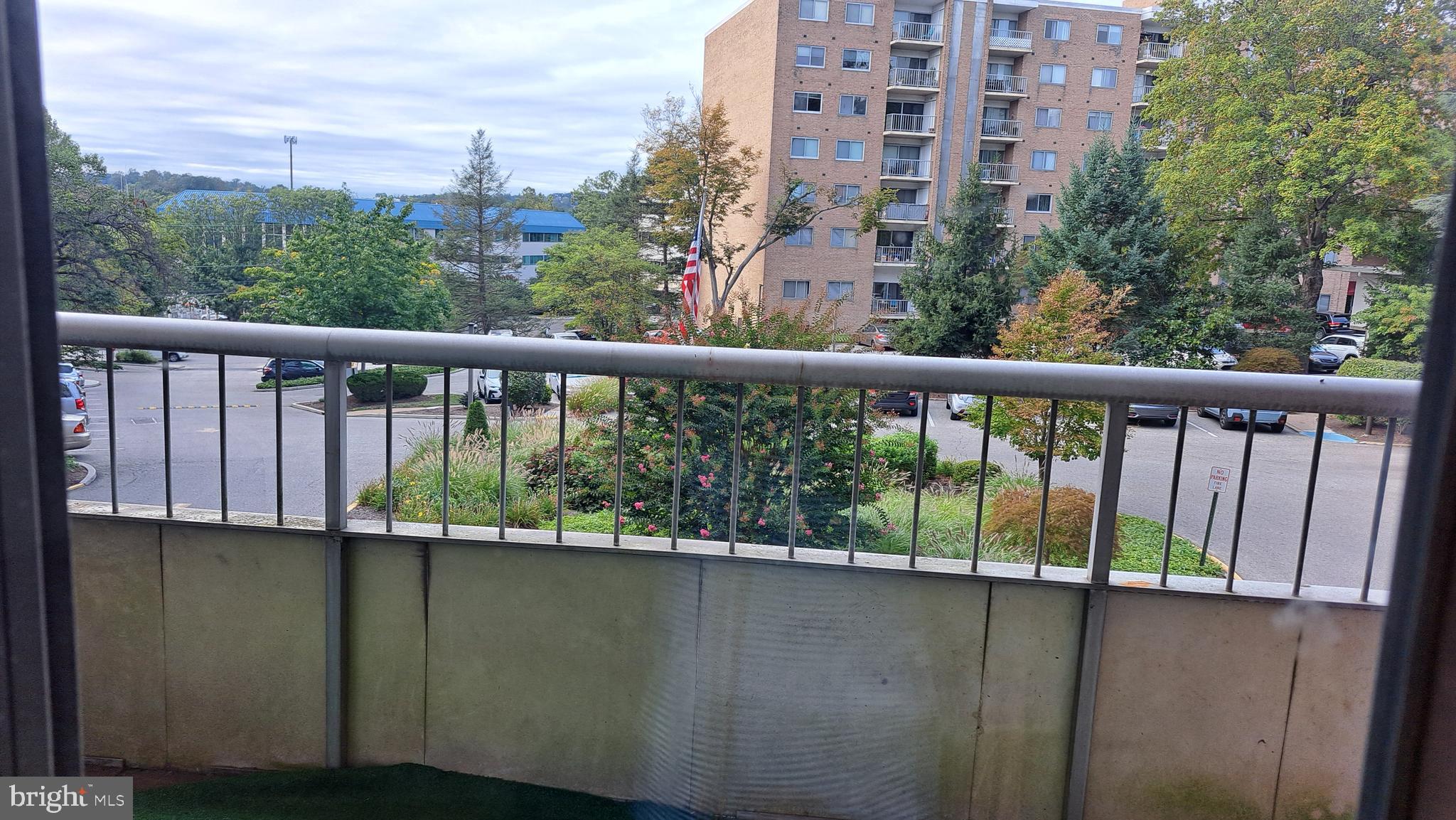 Spacious one bedroom with 16 foot balcony with spectacular views. Versatile floor plan for easy furnioture placement. This unit maximizes the light---feels like a real home with lots of windows. King size bedroom with walk in closet, full ceramic tile bath, with separate vanity area for added convenience. An abuncance of closets for linens, coates, and misc. The entry foyer is spacious with 2 generous closets. The kitchen is gas cooking, dishwasher, garbage disposal and SS refrigerator and has ample closet space and counter space. The building is well maintained with all utilities included except cable. Central heating and AC is maintained and annually serviced by the condo association . There is a gym, and outside pool (for a small fee) There is an abundance of parking around each building. Garage space when availalbe for a monthly fee. Walk into jenkentown for all the little shops, cafes, boutiques etc. Close to train, bus, shopping and recreational and cultural events. Jenkintown is small town living with music and art festivals etc. Experience a lifestyle of carefree living.
