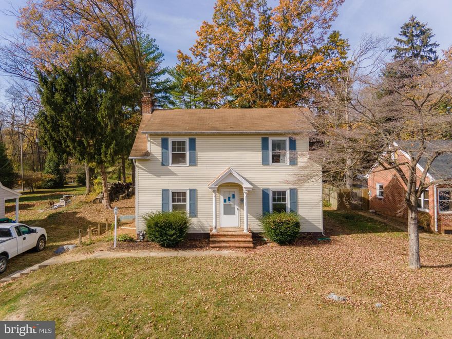 This upscale single family home is being completely remodeled from top to bottom. The renovation will be done this upcoming week. You can definitely move in before the holidays. Stay tuned....