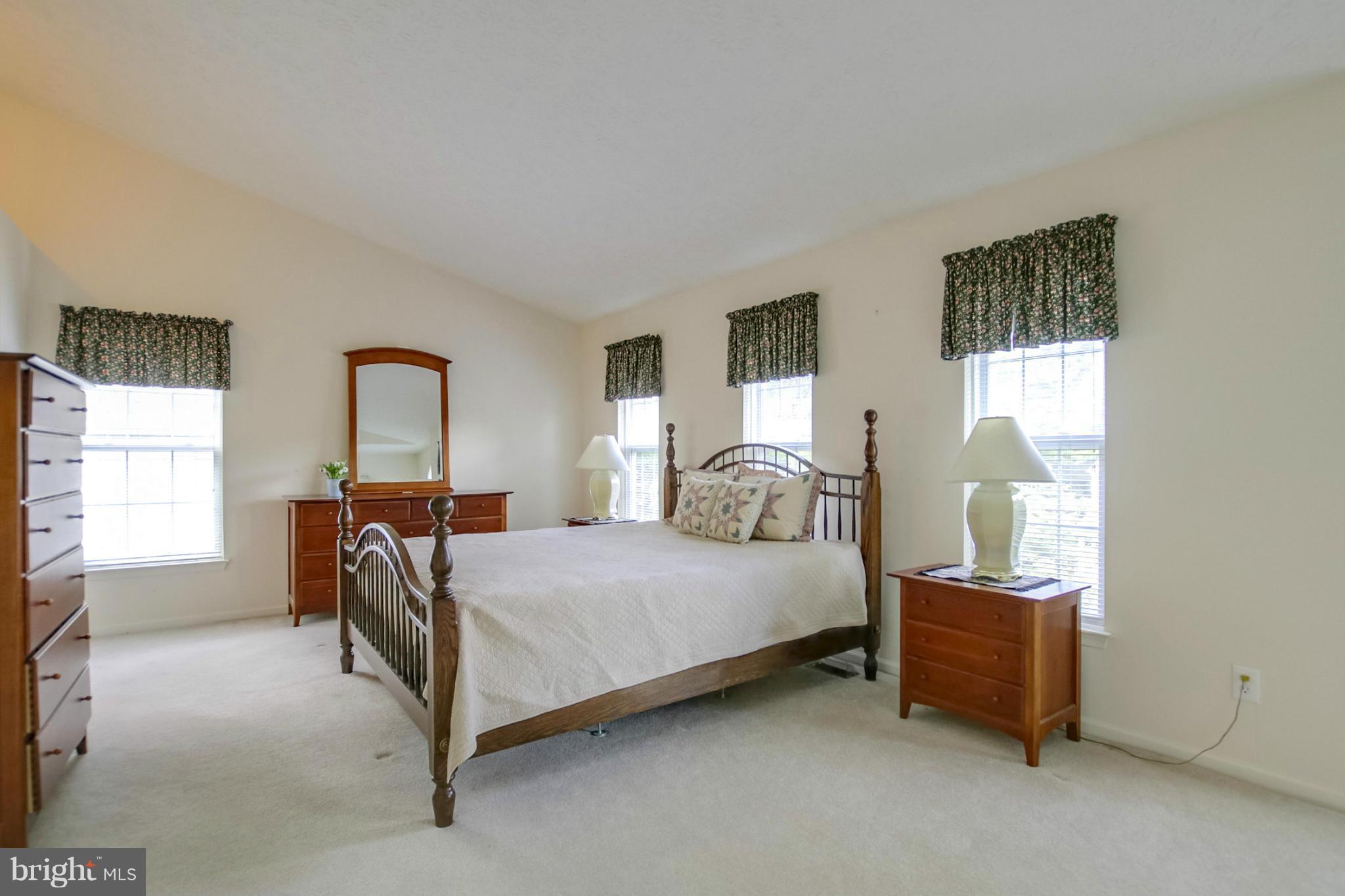 JONATHANS LANDING - Residential