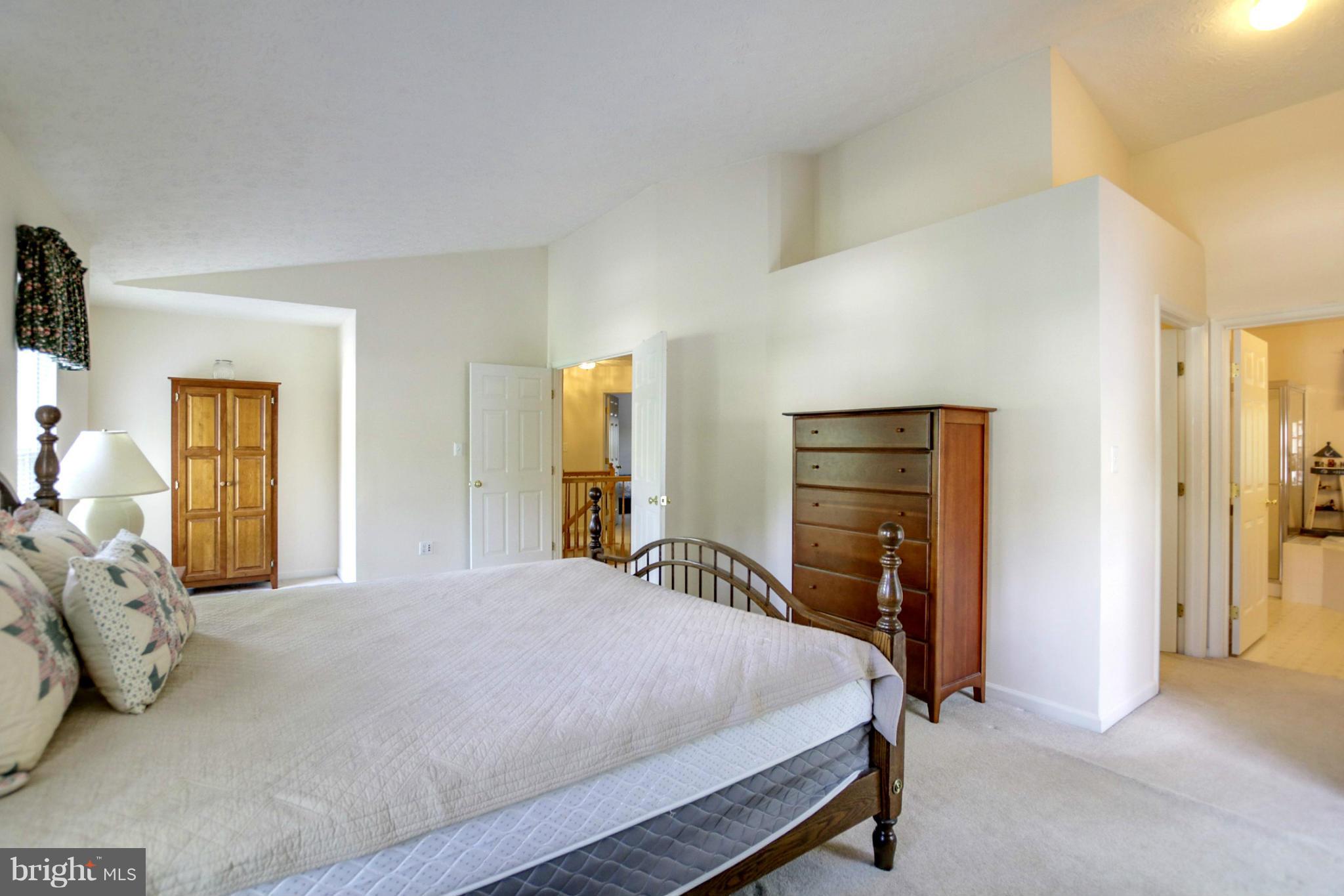 JONATHANS LANDING - Residential