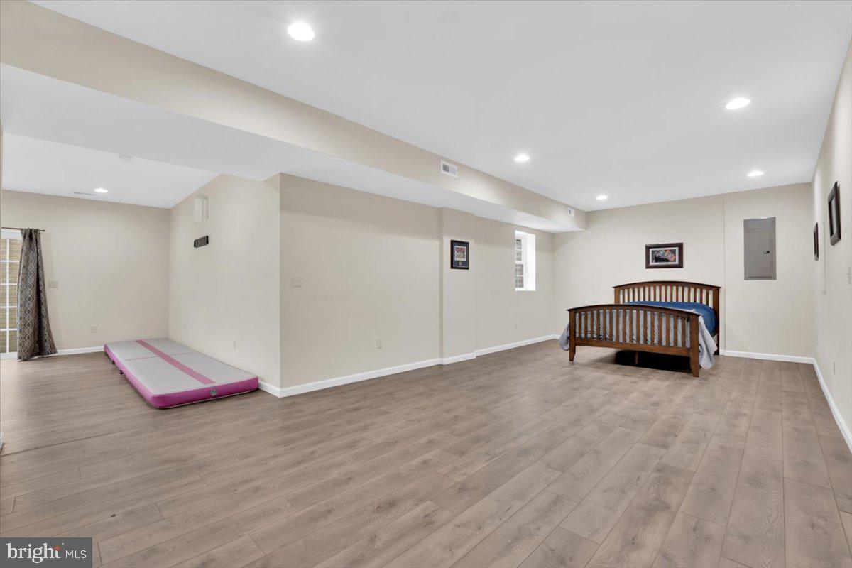 LEE'S CROSSING - Residential Lease