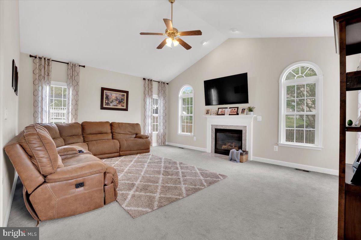 LEE'S CROSSING - Residential Lease