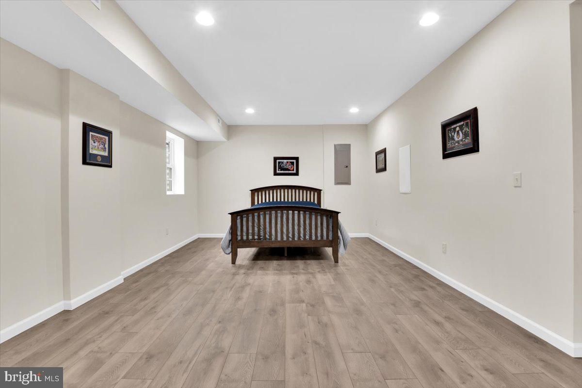 LEE'S CROSSING - Residential Lease