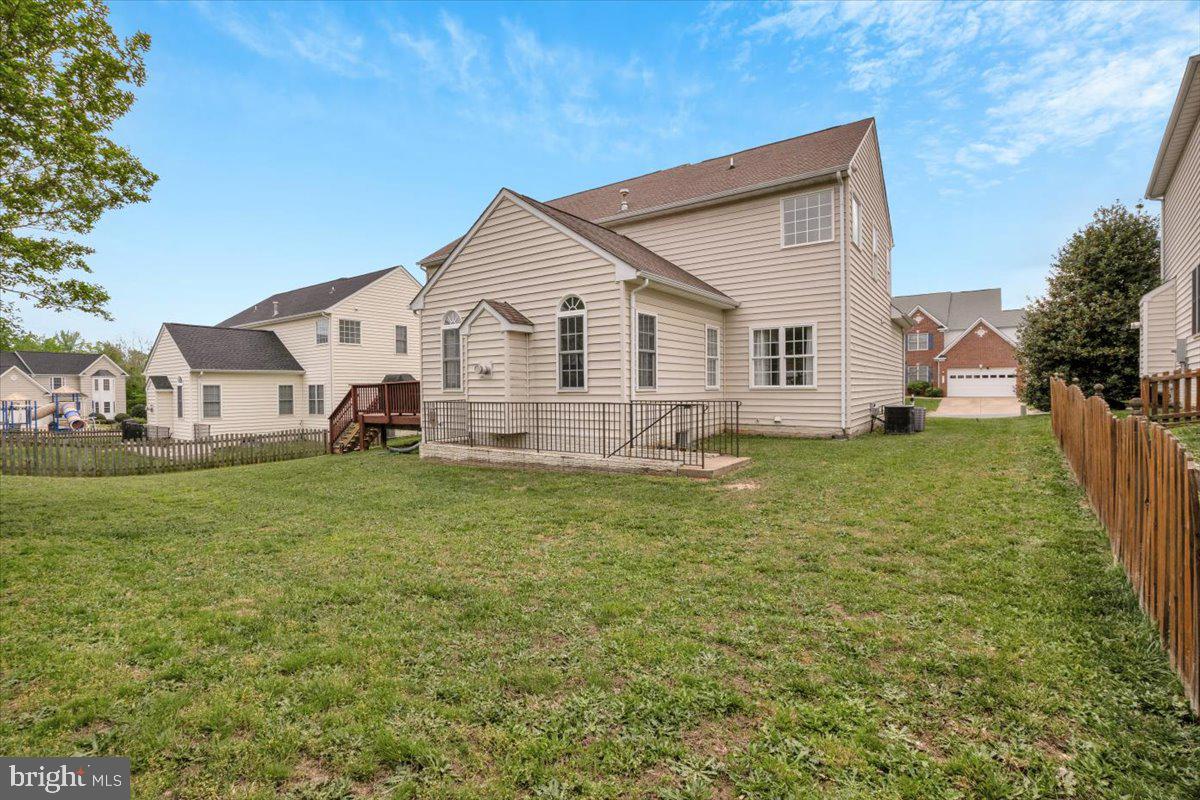 LEE'S CROSSING - Residential Lease