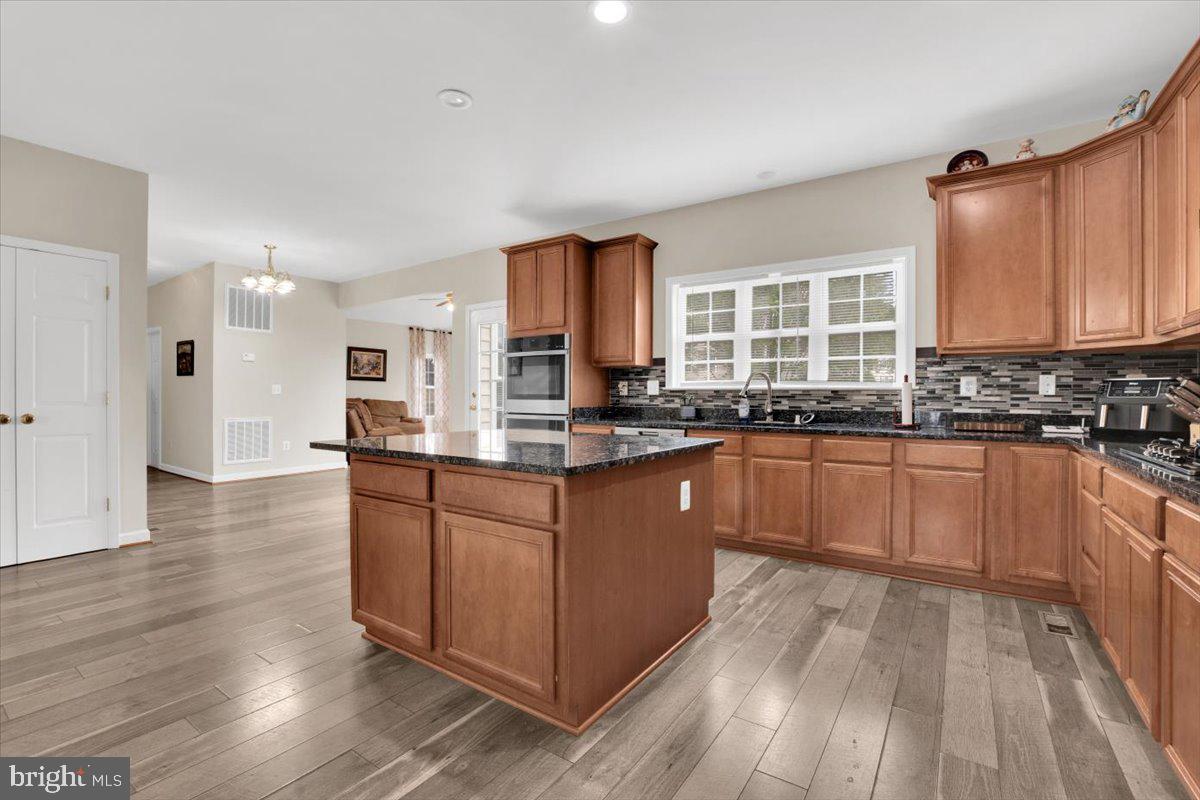 LEE'S CROSSING - Residential Lease