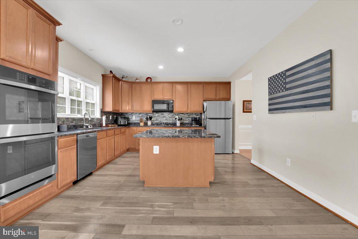 LEE'S CROSSING - Residential Lease