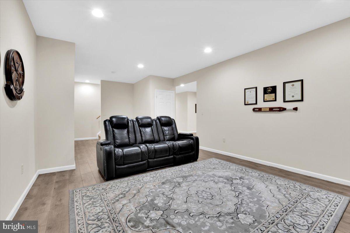 LEE'S CROSSING - Residential Lease