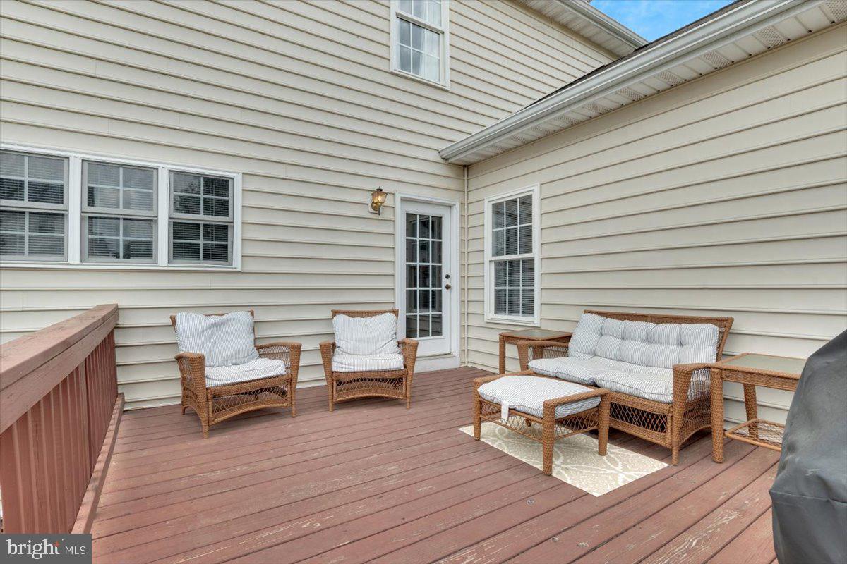 LEE'S CROSSING - Residential Lease