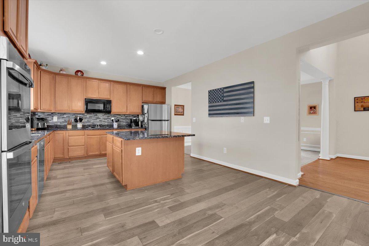 LEE'S CROSSING - Residential Lease