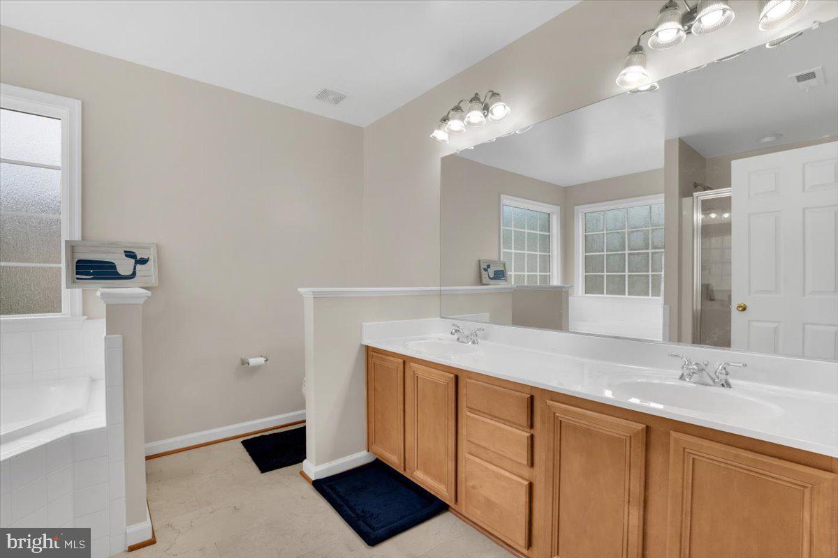 LEE'S CROSSING - Residential Lease