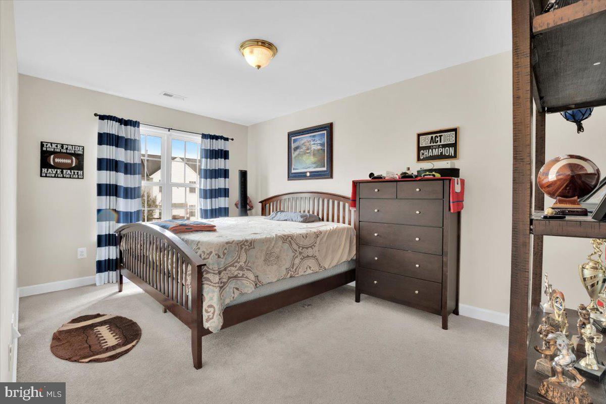 LEE'S CROSSING - Residential Lease