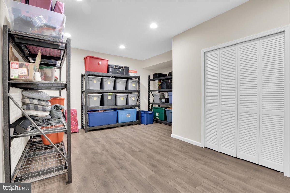 LEE'S CROSSING - Residential Lease