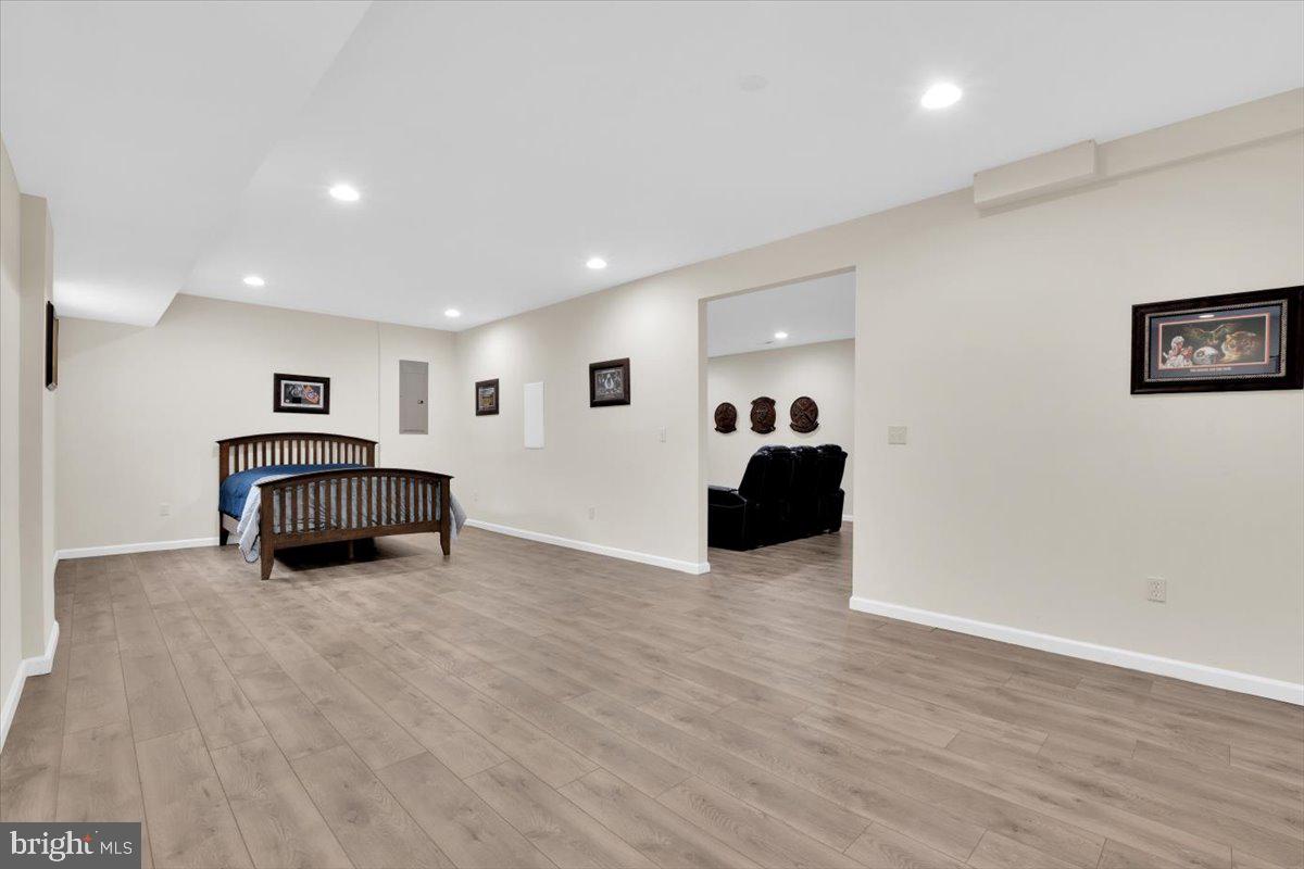 LEE'S CROSSING - Residential Lease