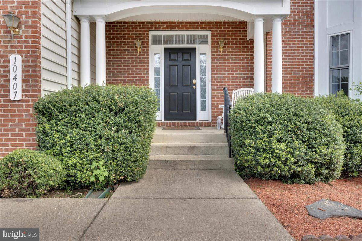 LEE'S CROSSING - Residential Lease