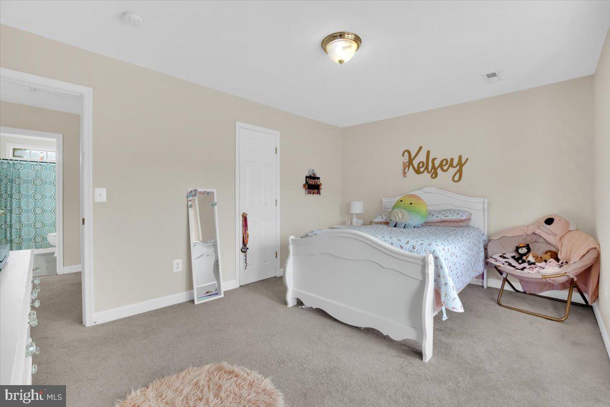 LEE'S CROSSING - Residential Lease