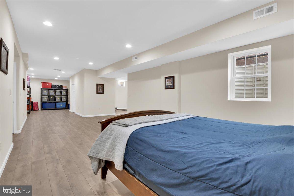 LEE'S CROSSING - Residential Lease