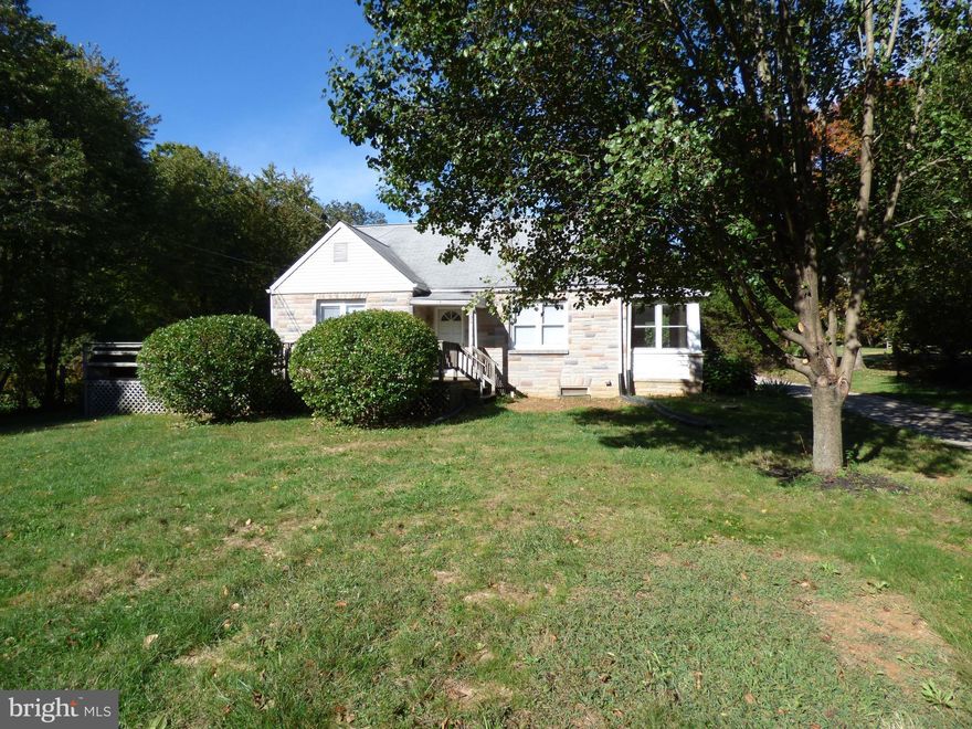 Private Country Setting on 1.4 acres! Lawn Care included!  2 Car detached garage with office or work area.  Wrap around deck.   Perfect house for those seeking privacy, who enjoy nature, yet still need to be close to Eldersburg,  Baltimore or  even Silver Spring area.   

PETS ARE CASE BY CASE.  
$1000 PET DEPOSIT, in addition to first month's rent deposit. 
GOOD CREDIT ONLY
APP FEE is $50 per person (adult)