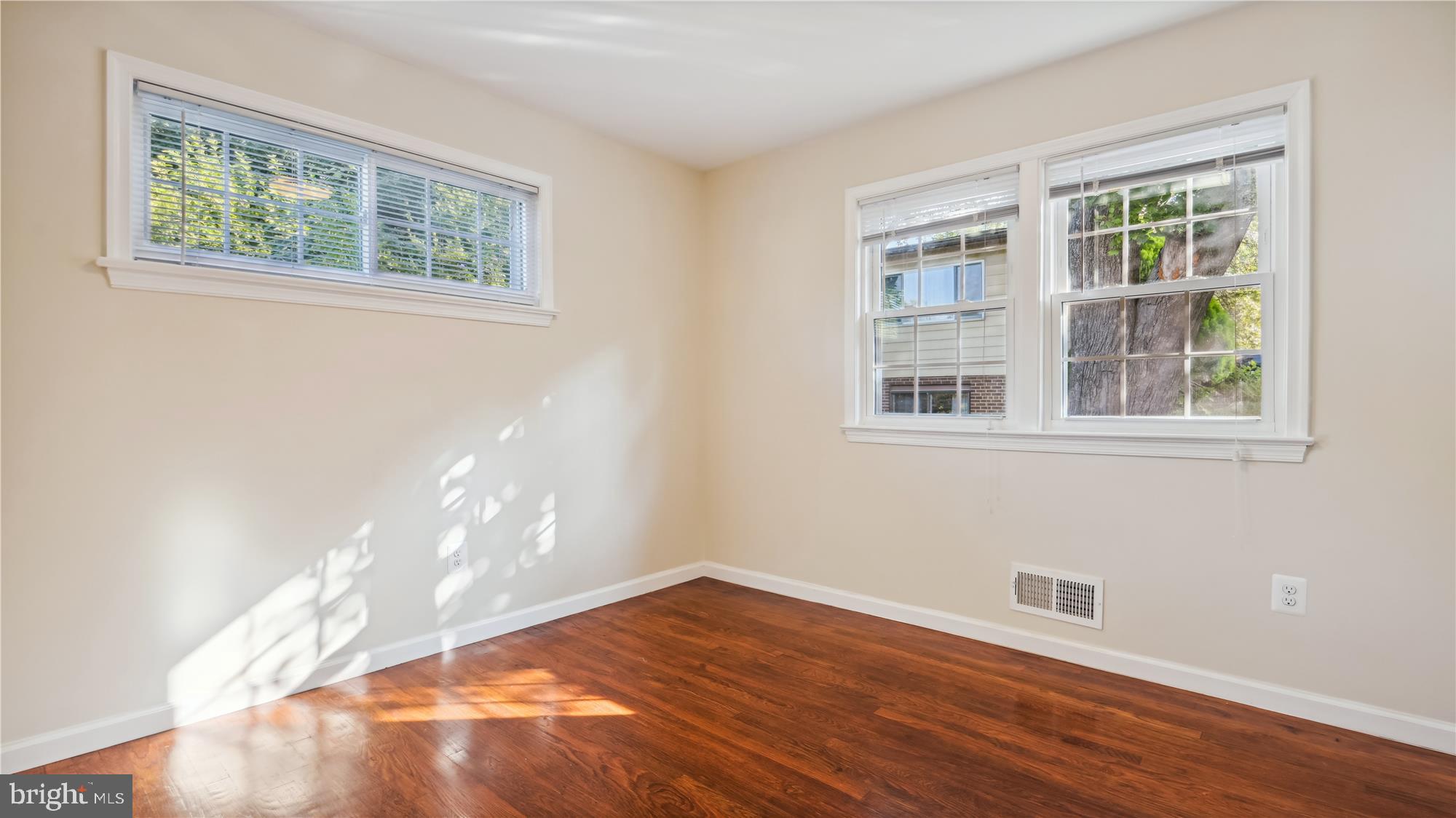 BEL PRE WOODS - Residential