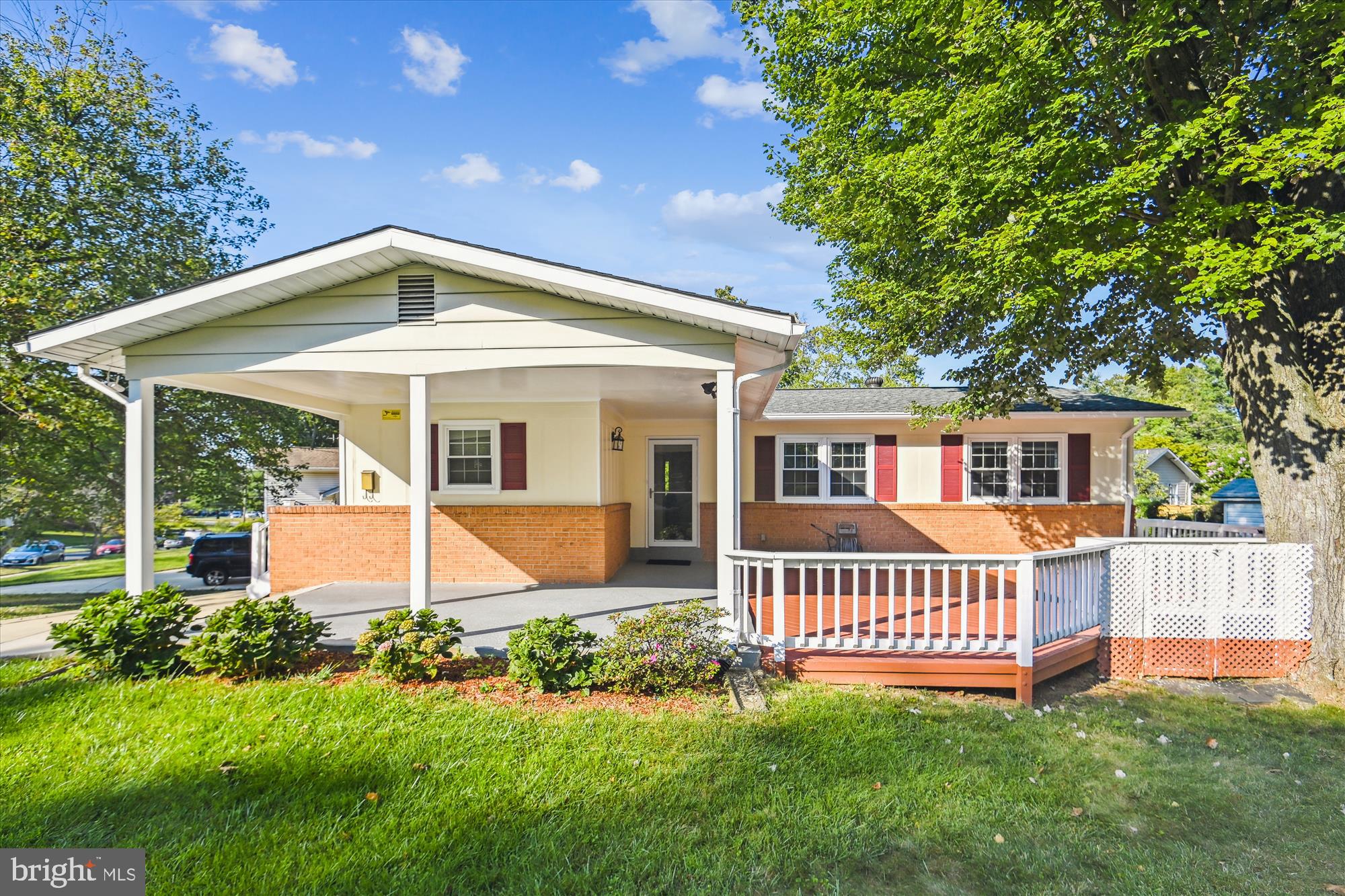 BEL PRE WOODS - Residential