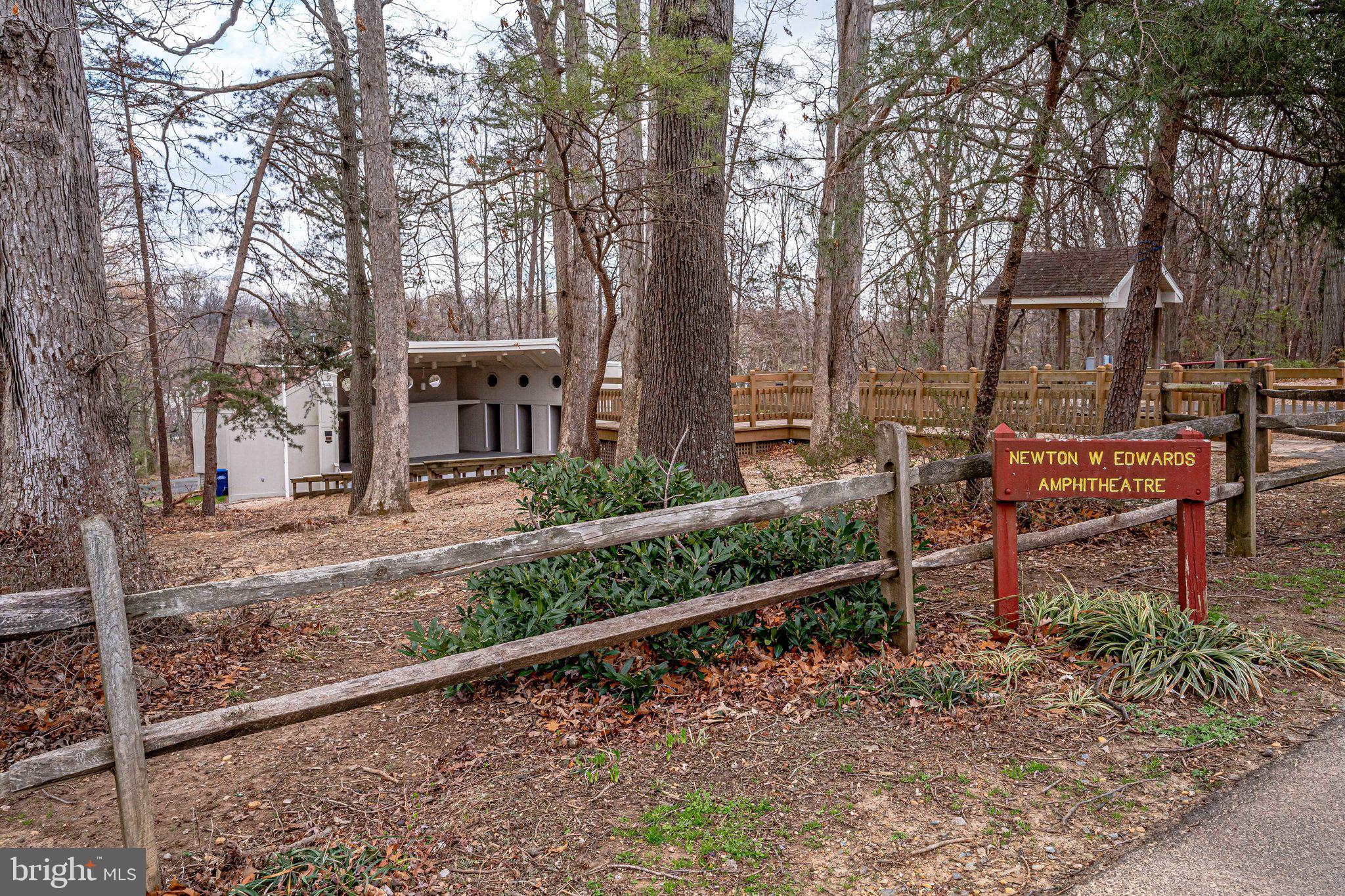 PINECREST HEIGHTS - Residential