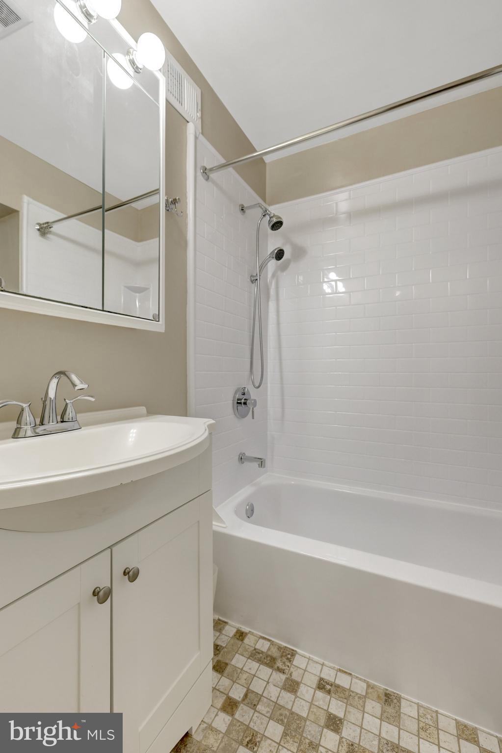 PINECREST HEIGHTS - Residential