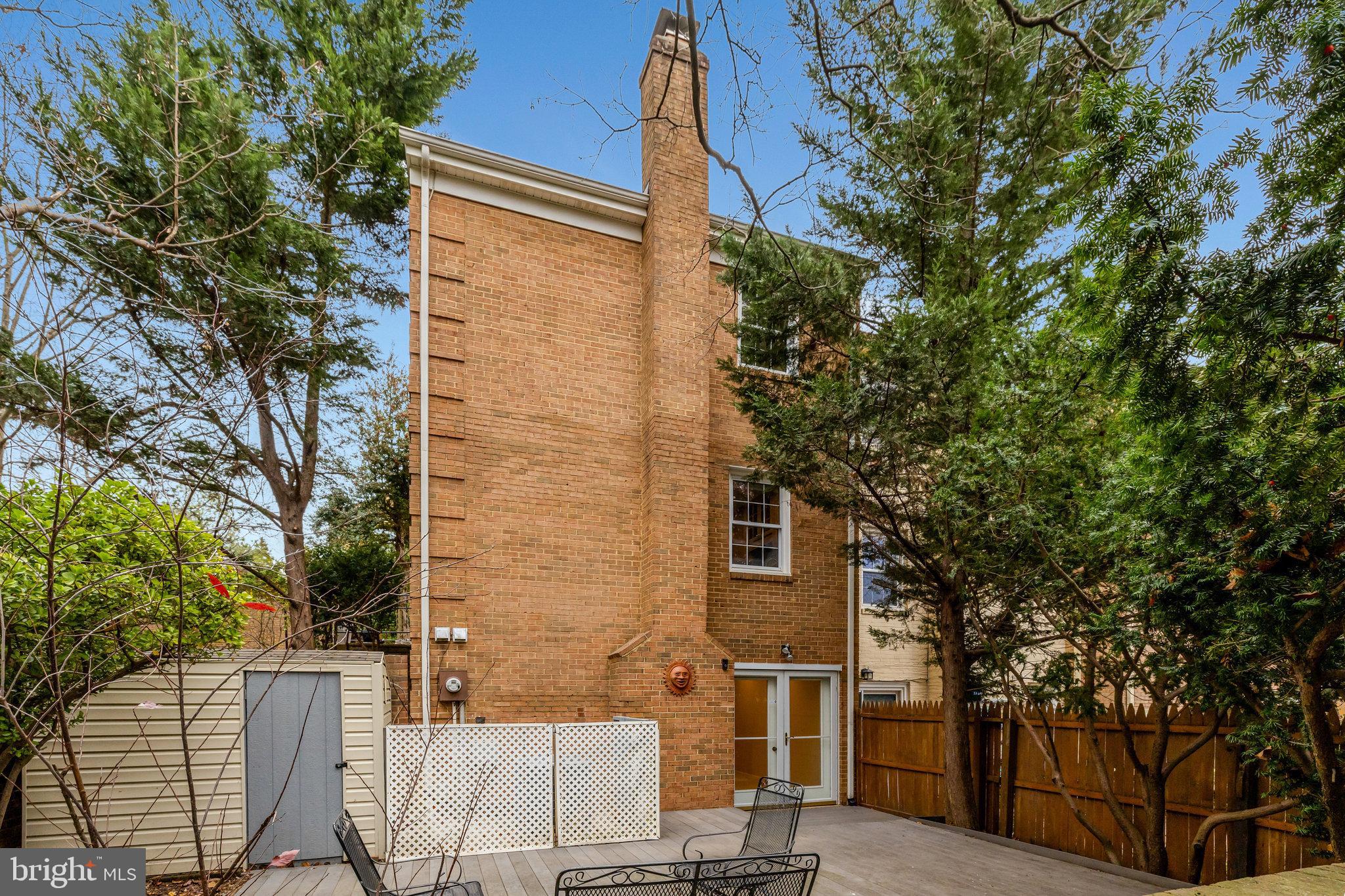 PINECREST HEIGHTS - Residential