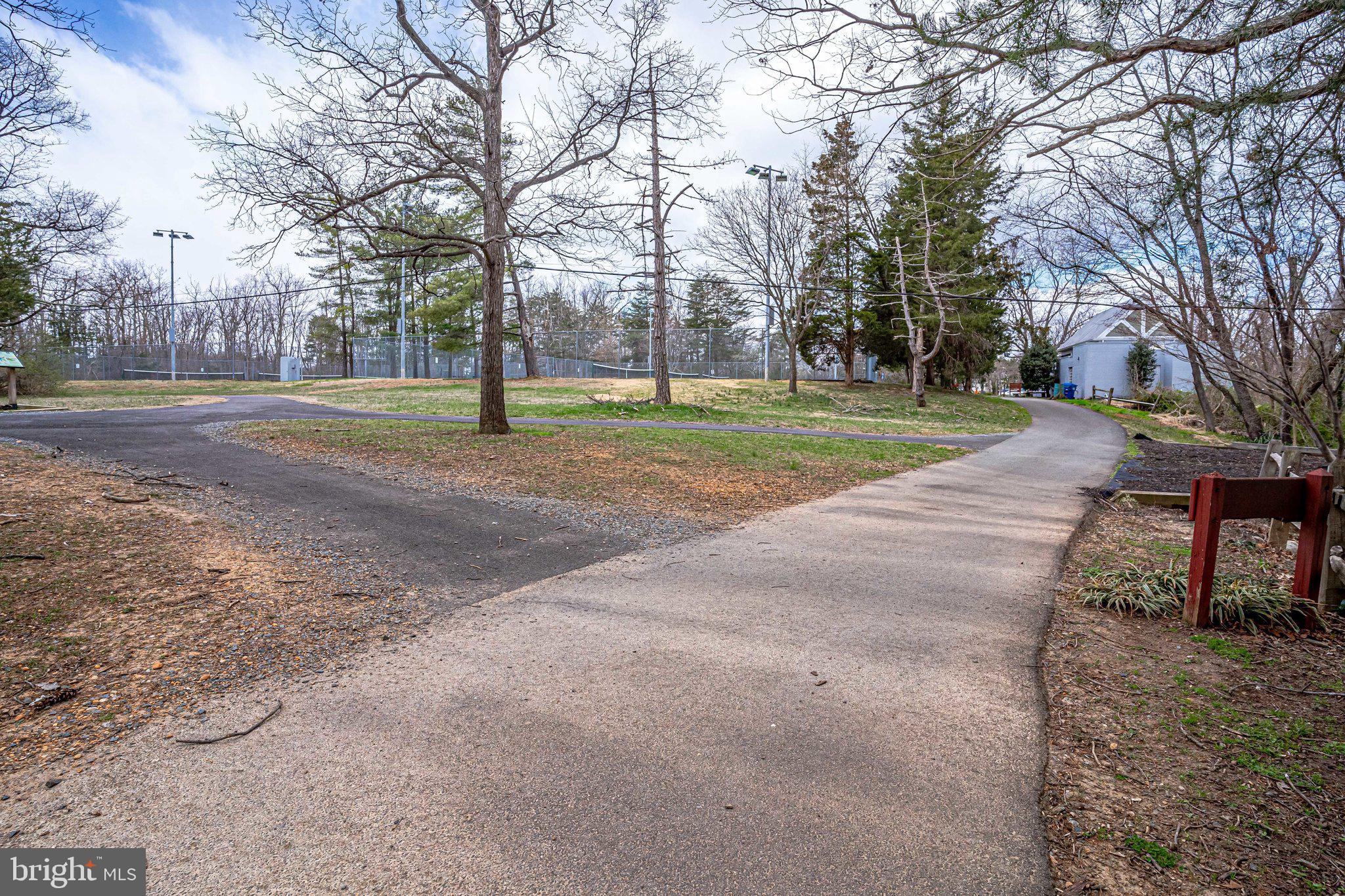 PINECREST HEIGHTS - Residential