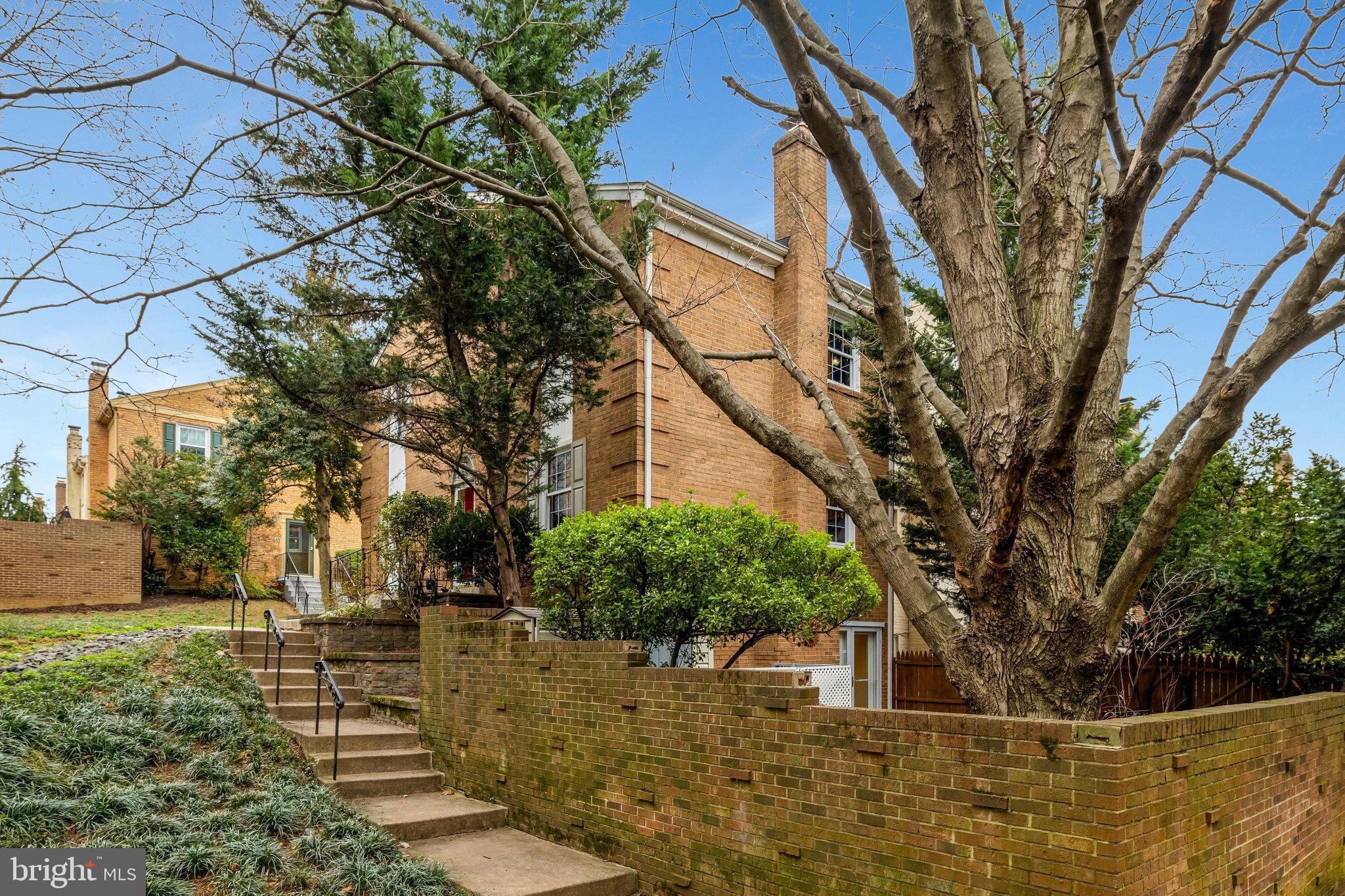 PINECREST HEIGHTS - Residential