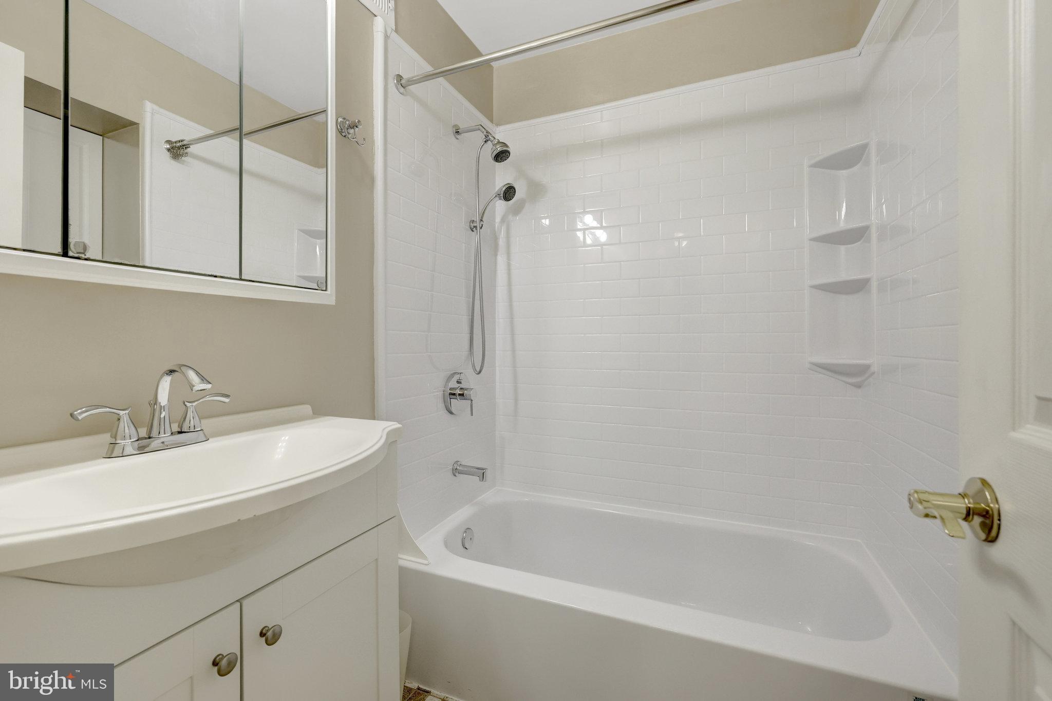 PINECREST HEIGHTS - Residential