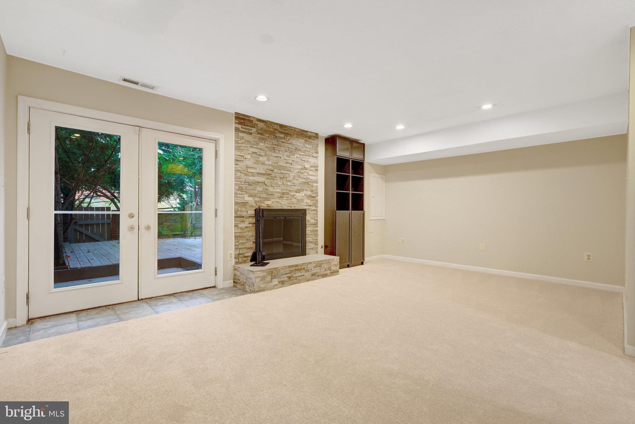 PINECREST HEIGHTS - Residential