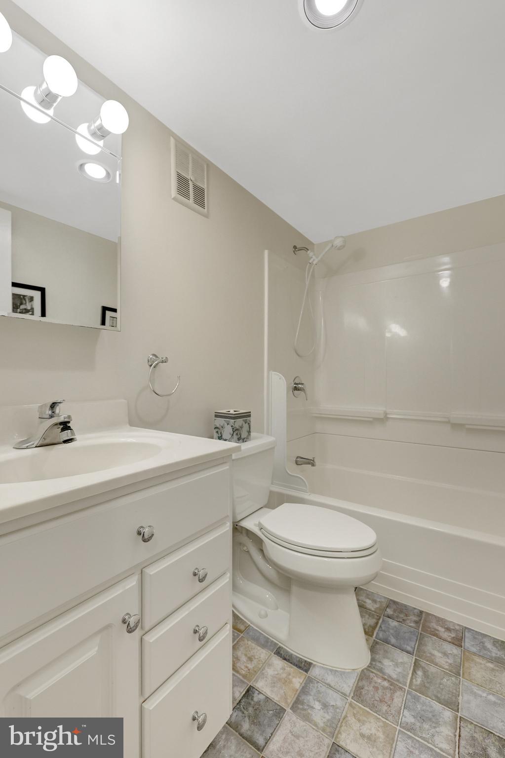 PINECREST HEIGHTS - Residential