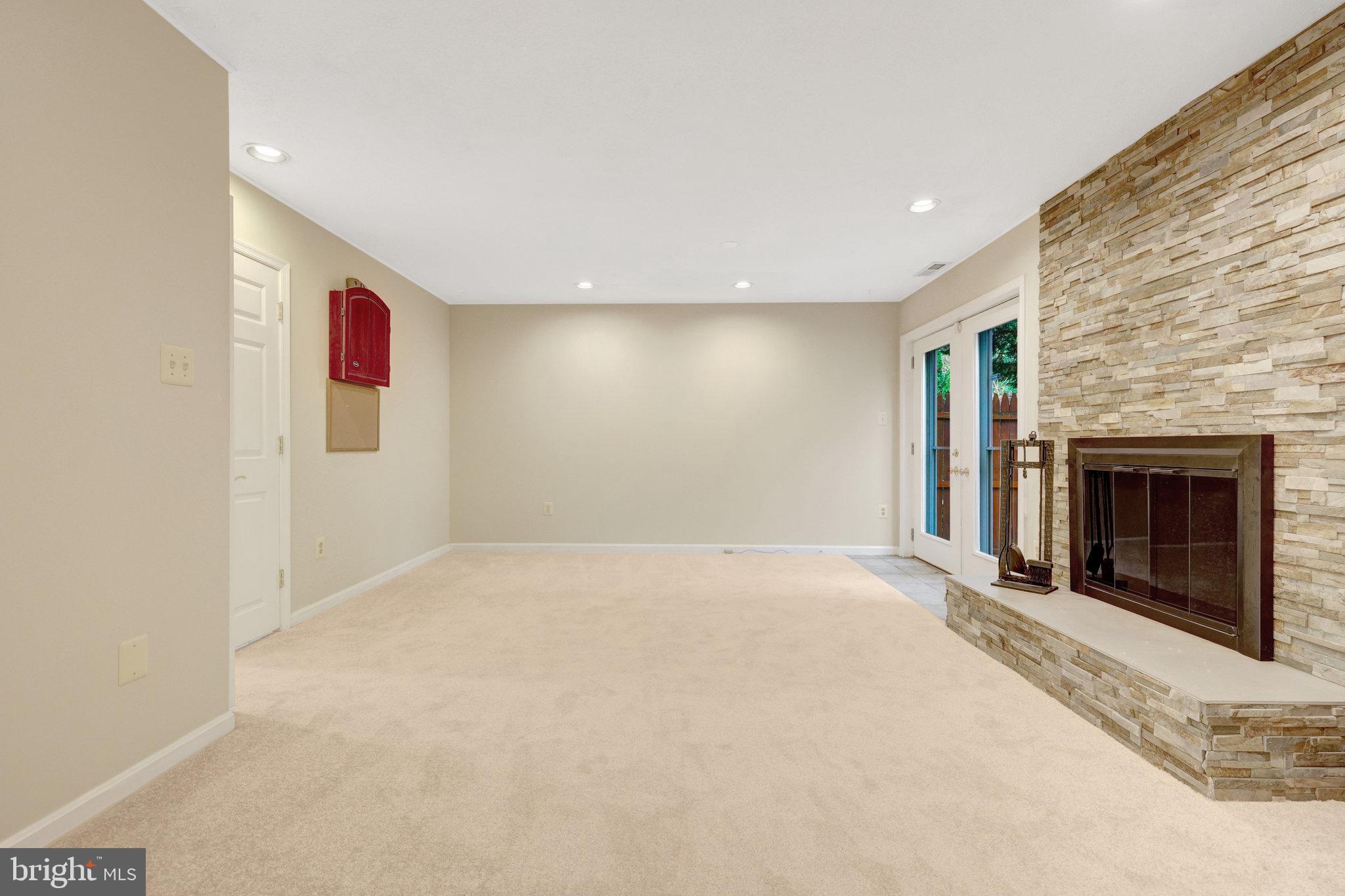 PINECREST HEIGHTS - Residential