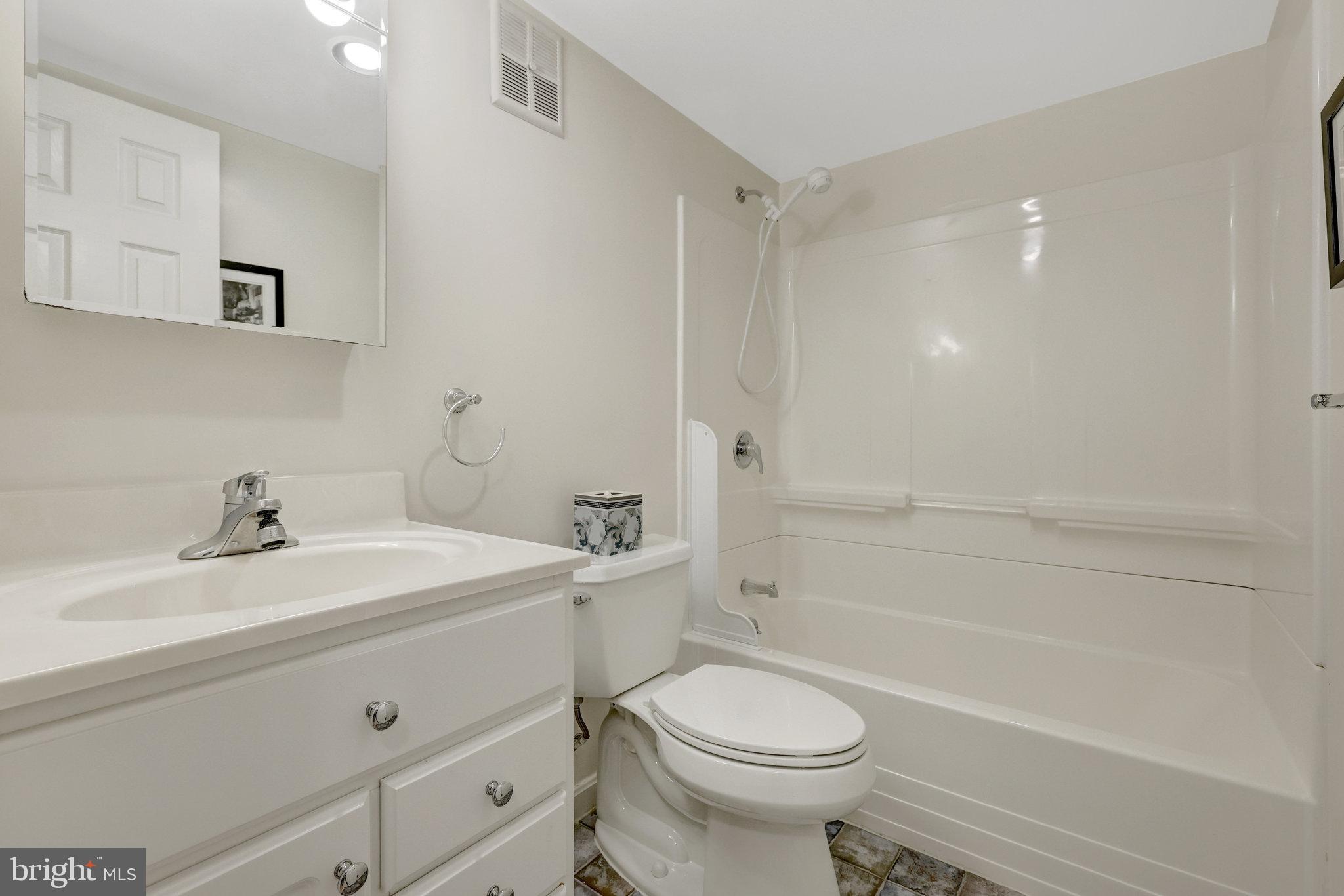 PINECREST HEIGHTS - Residential