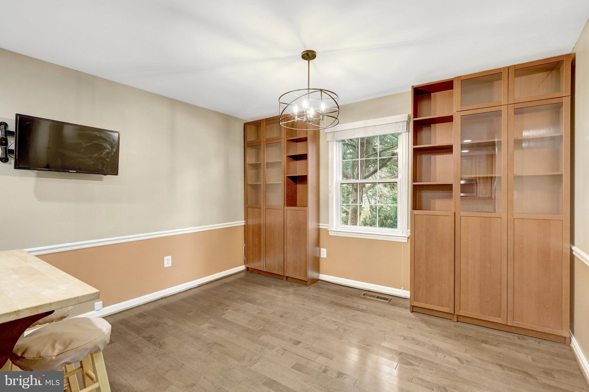 PINECREST HEIGHTS - Residential