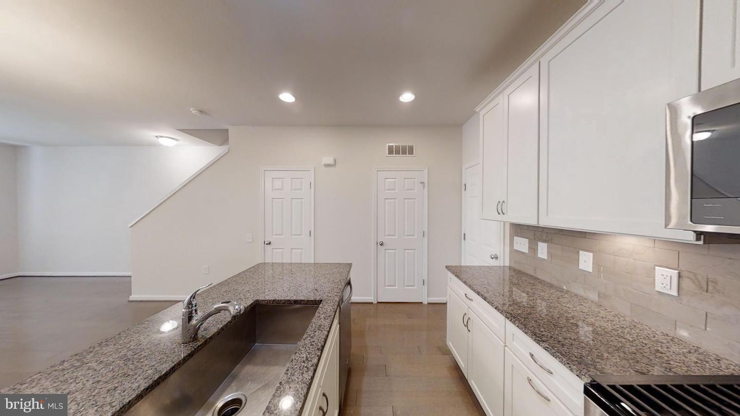 GOOSE CREEK VILLAGE - Residential Lease