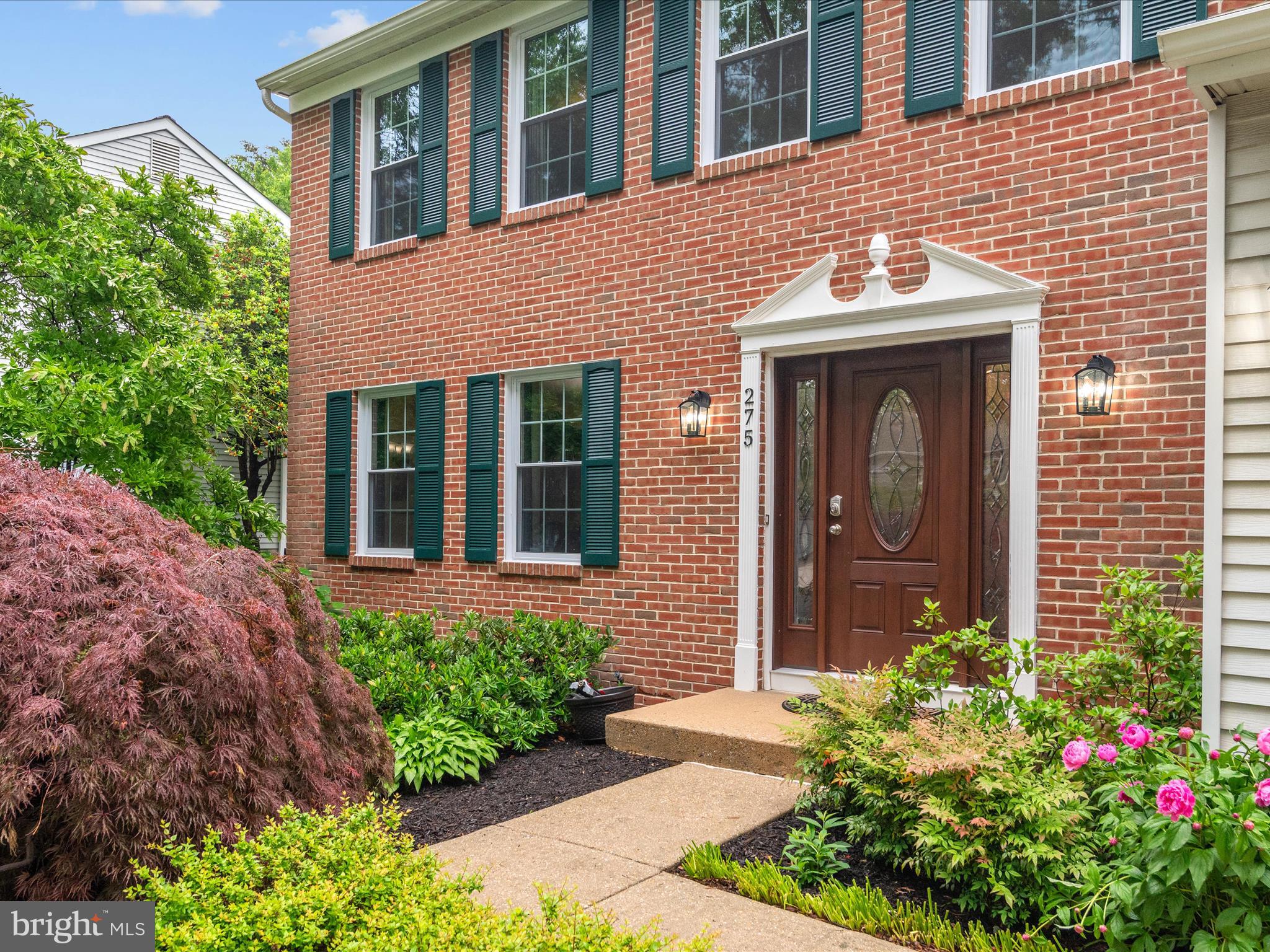 275 TOLSTOY LANE