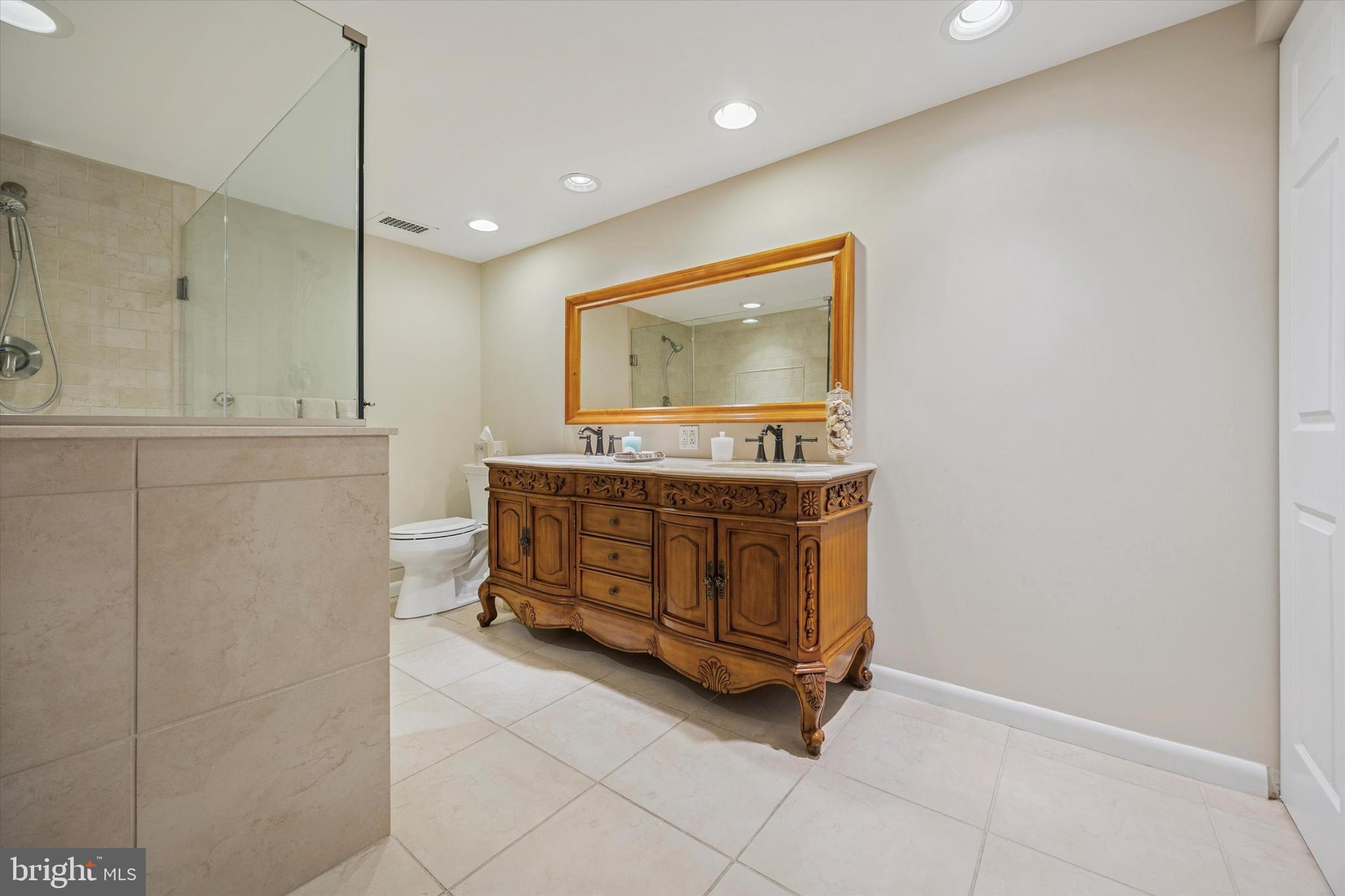 TRIANON - Residential