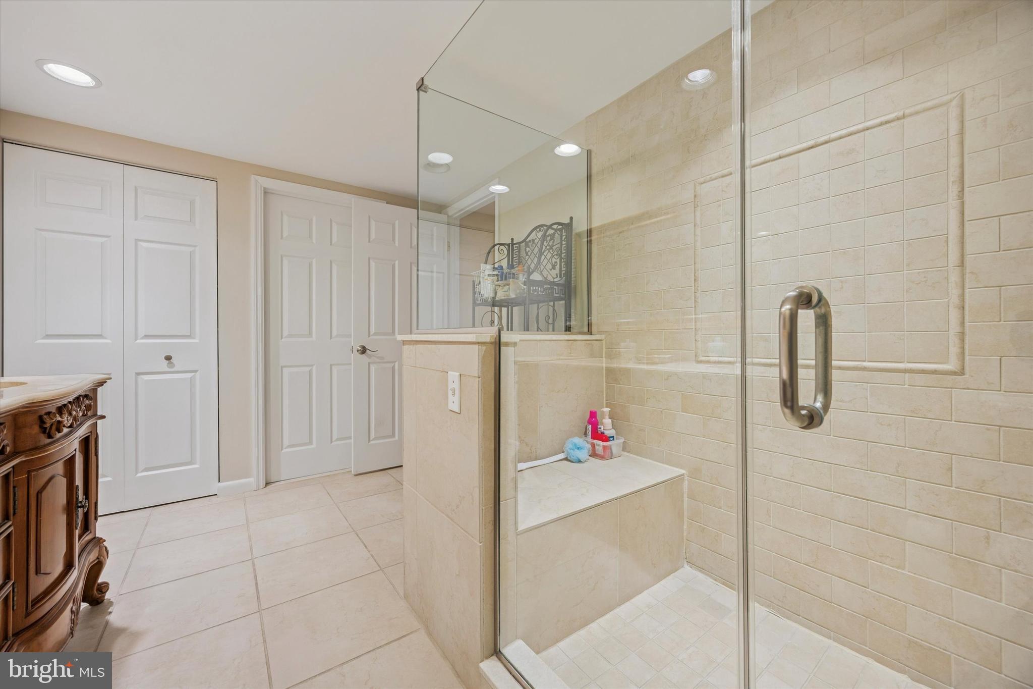 TRIANON - Residential