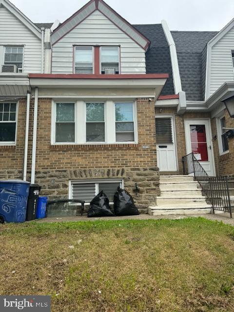 Great investment deal in the Wissinoming Neighborhood of Philadelphia, PA. Discover 4146 Robbins St,
Philadelphia, PA 19135. It's a 3 Bedroom with 1.5 bath and has 1,400 sq. ft., - currently owner occupied
but will be delivered vacant. Perfect for investors or savvy buyers. This property offers endless possibilities:
flip it, rent it, hold it, or customize it to suit your vision!
Terms:
Cash, Hard or Private Money only. The property comes in "AS-IS" condition. Buyer pays all closing costs,
escrow fees, and transfer tax.
Open escrow with a $5,000 non-refundable earnest deposit to our title company of choice.
Buyer to verify all information as seller makes no claims
or warranties expressed or implied. Buyer must perform due diligence and hold seller harmless.
NONE of the info above is deemed accurate and is for informational purposes only. Seller and its members
or representatives make no guarantees concerning property condition, value, characteristics, or financial
benefits.