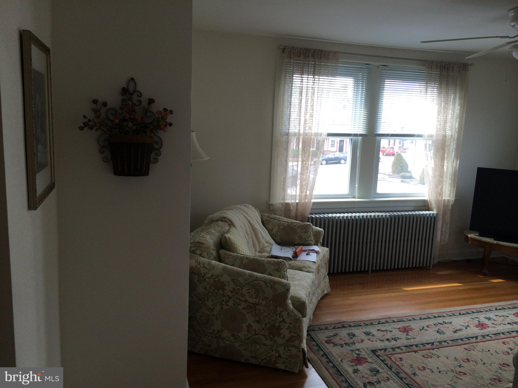 15 S 6TH STREET 2ND FLR FRONT