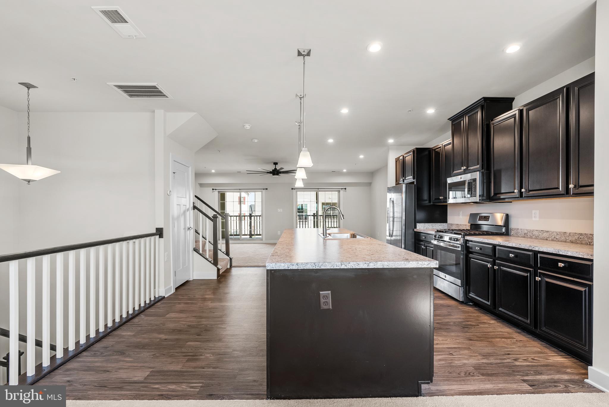 OAKDALE VILLAGE - Residential