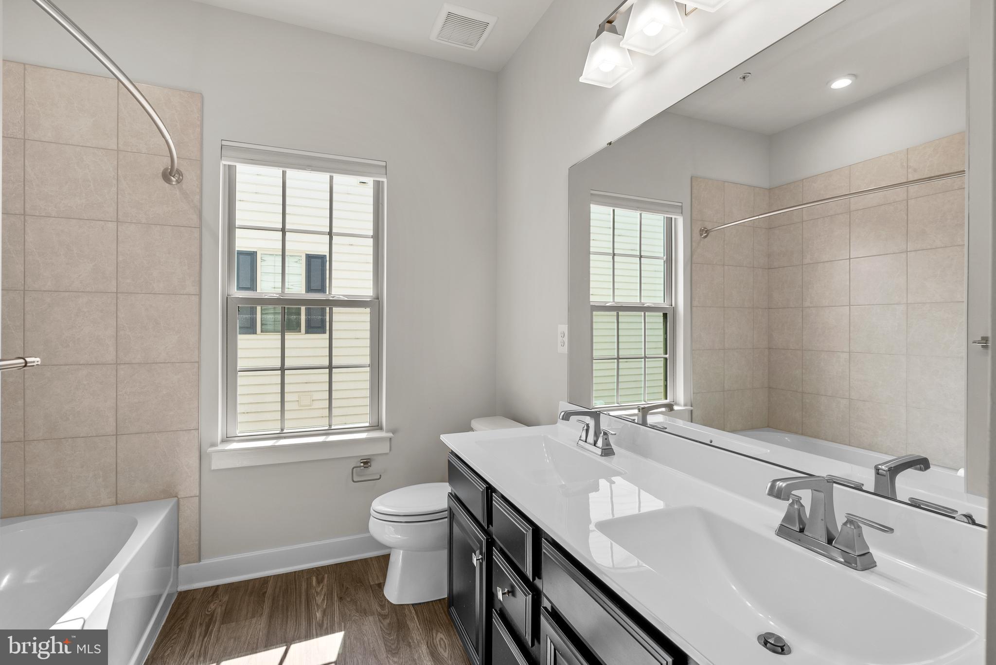 OAKDALE VILLAGE - Residential